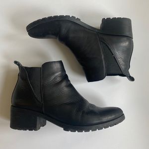 Treasure & Bond Chelsea Booties Black Leather 7.5